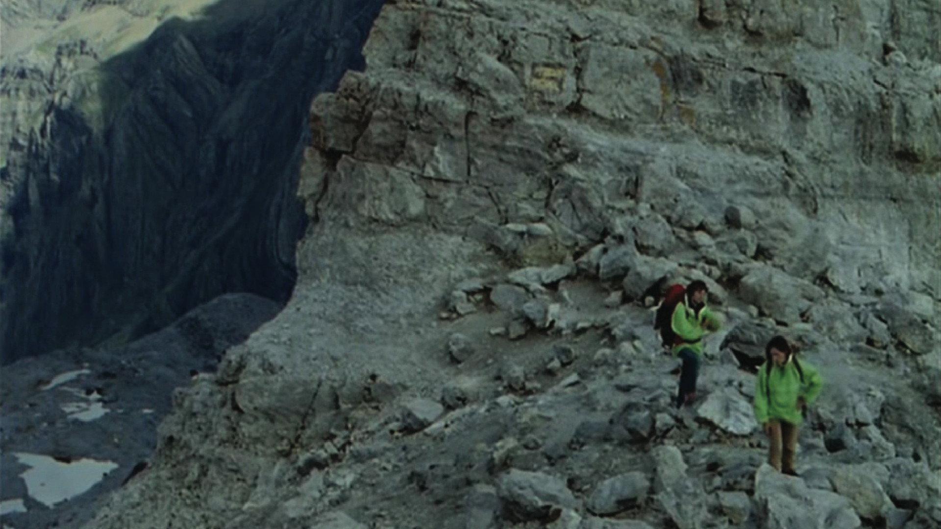 Roland's Pass 2000 movie scene