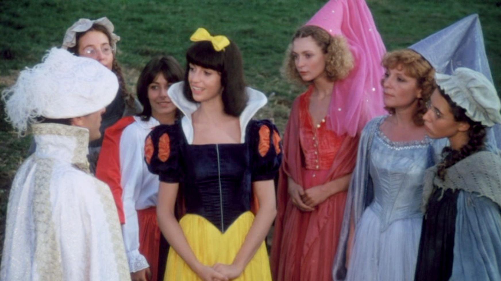 Elle voit des nains partout ! 1982 movie scene