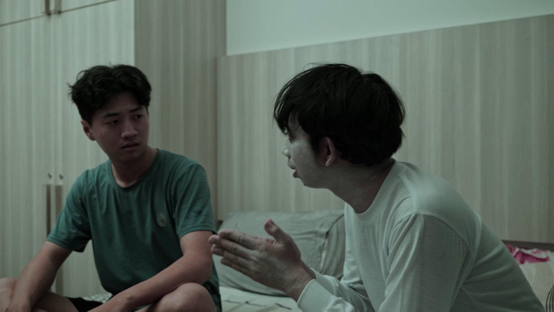 Roomies 2025 movie scene