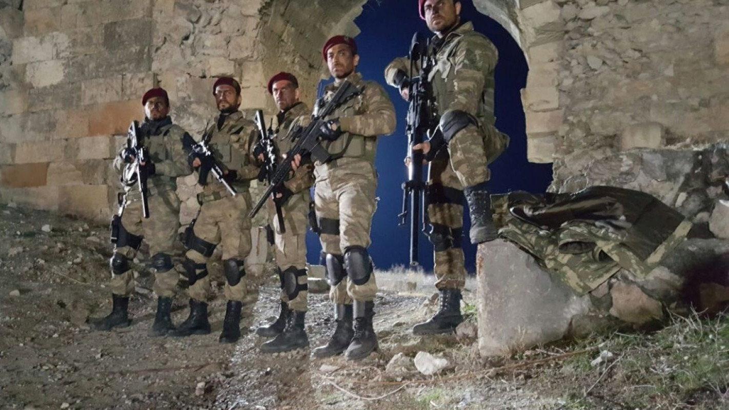Bordo Bereliler: Suriye 2017 movie scene