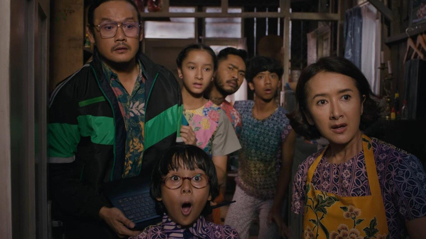 The Super Frugal Family 2025 movie scene