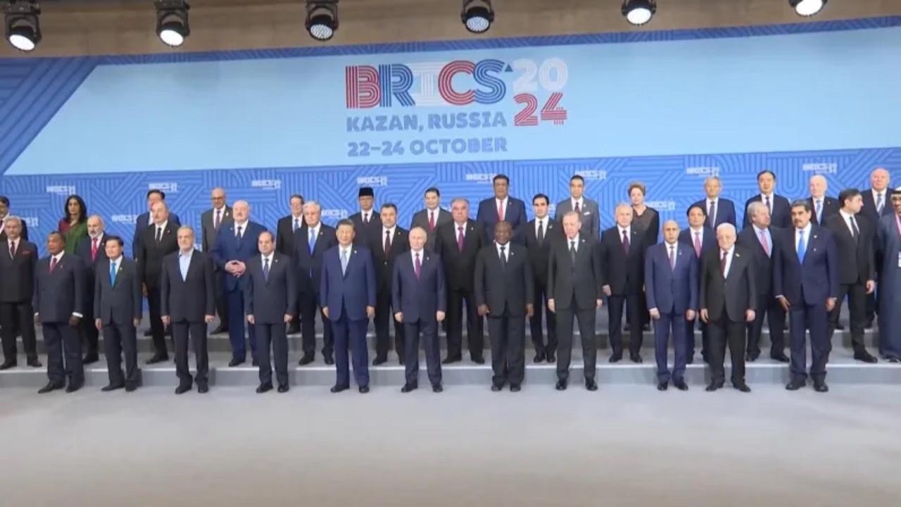 Les Empires contre-attaquent 2026 movie scene