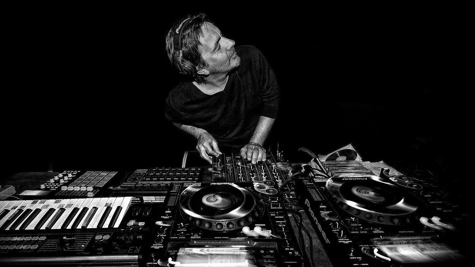 Laurent Garnier - Unreasonable live 2002 movie scene