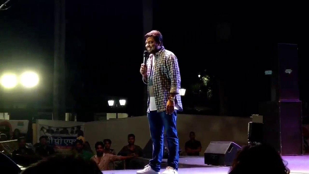Zakir Khan: Haq Se Single 2017 movie scene