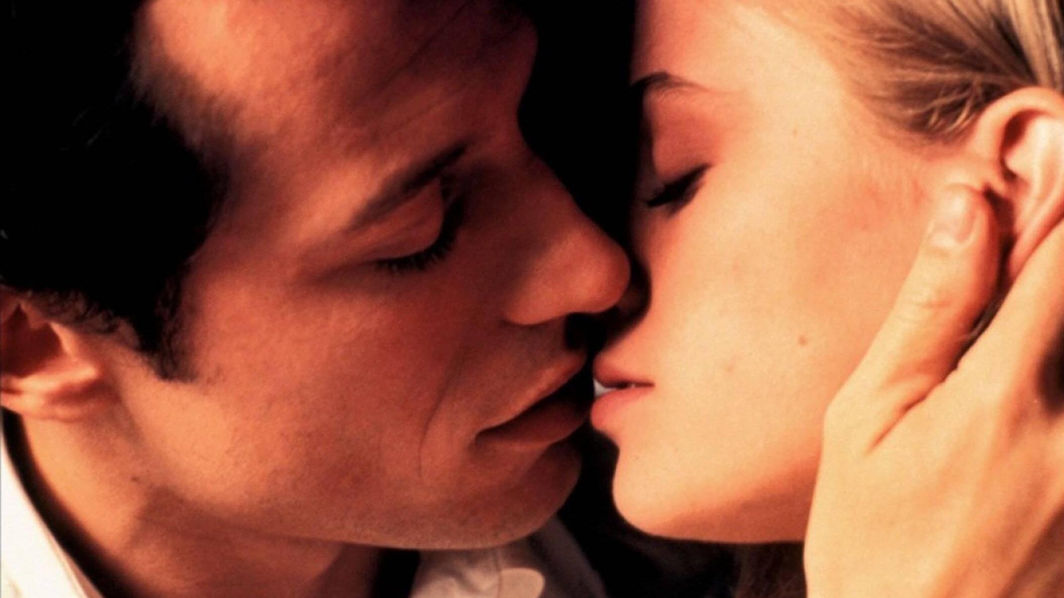 The Last Kiss 2001 movie scene