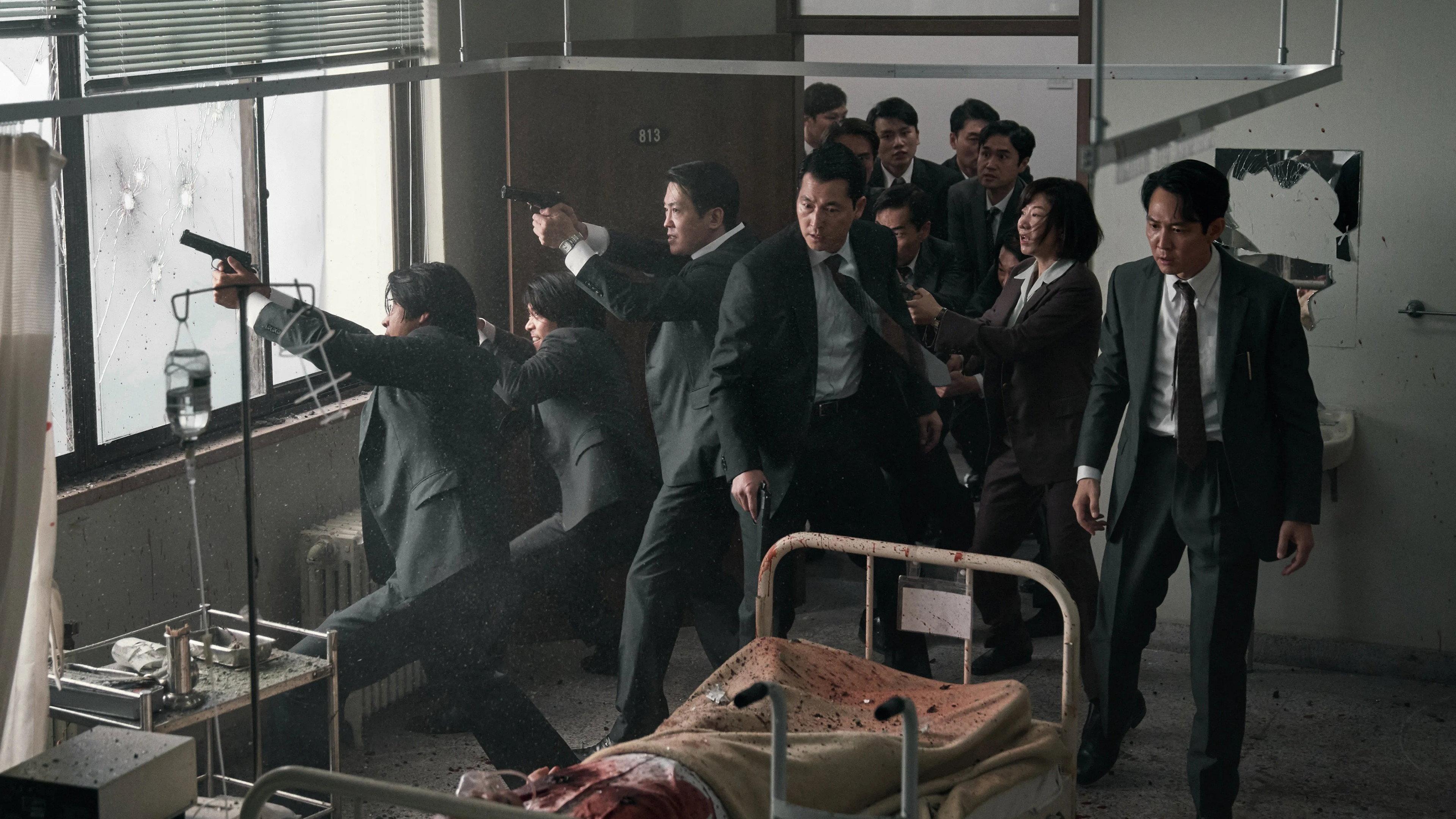 Hunt 2022 movie scene