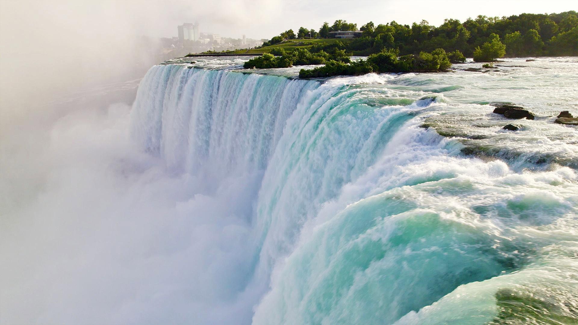 Niagara Falls 2023 movie scene