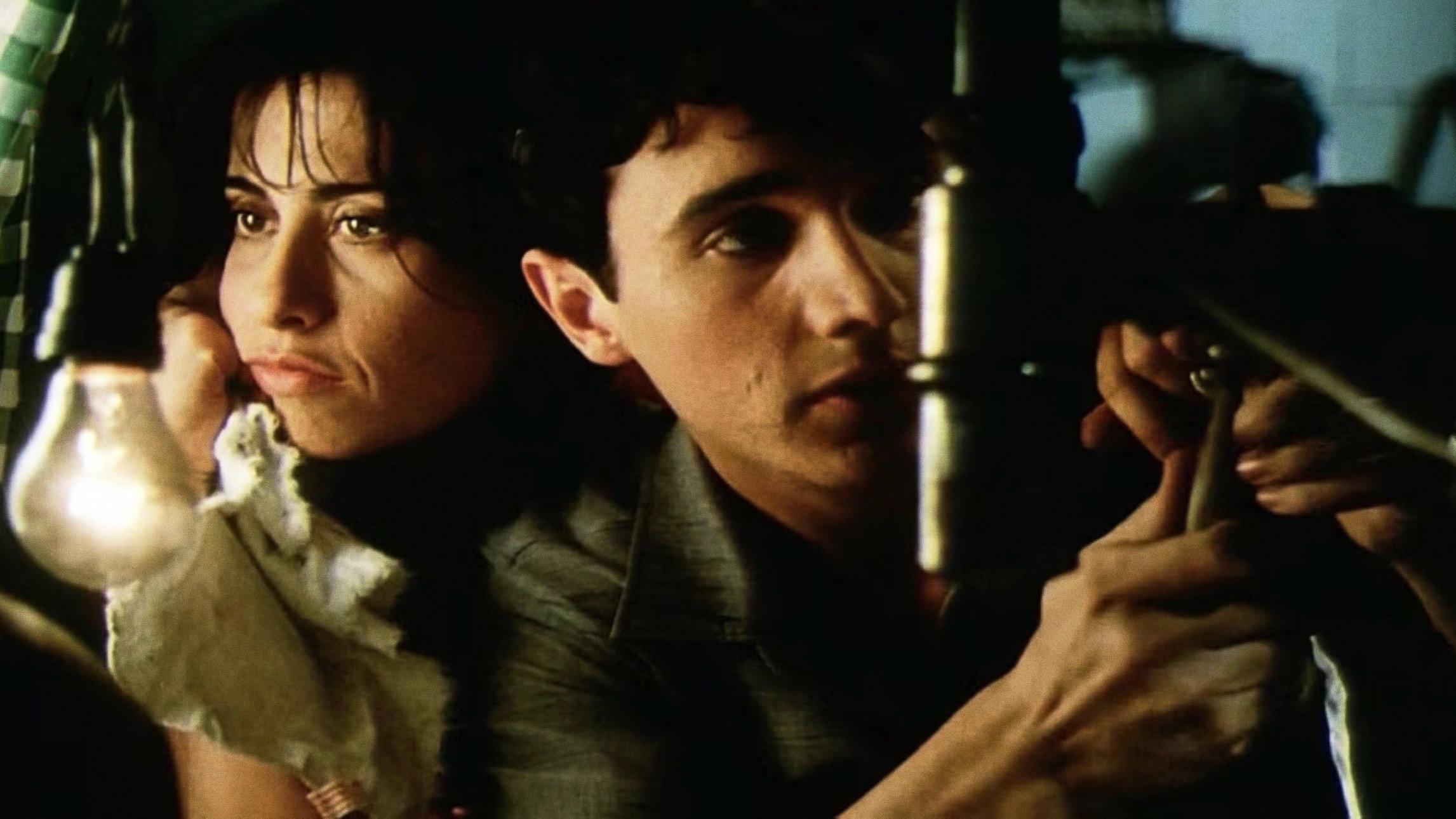 Twins 1999 movie scene