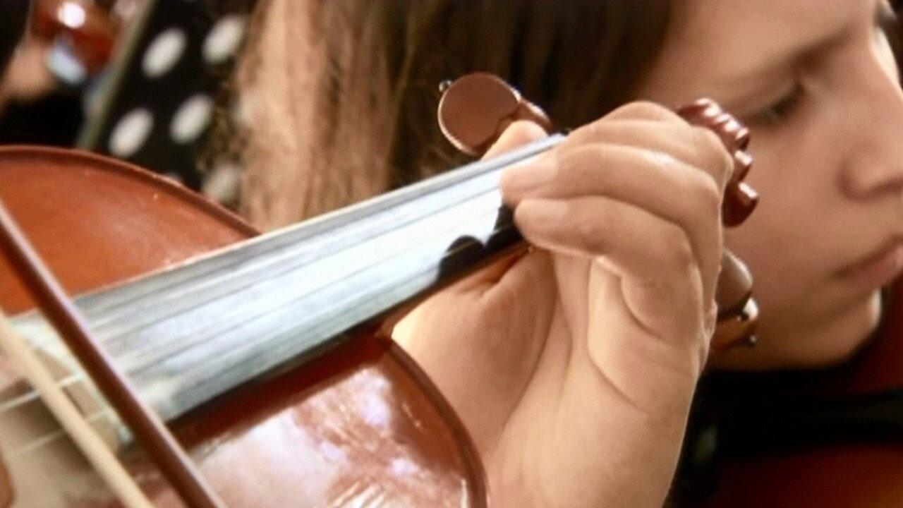 Para todos los hombres y mujeres de buena voluntad 2010 movie scene