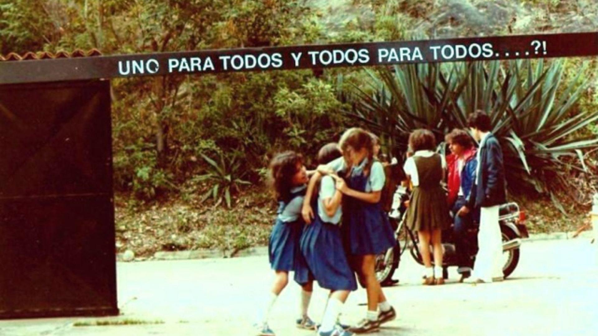 Uno para todos y todo para todos…?! 1980 movie scene
