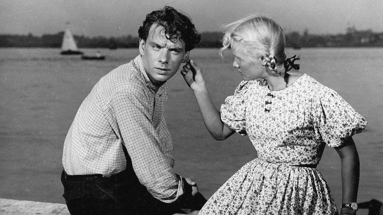 A Big Family 1954 movie scene
