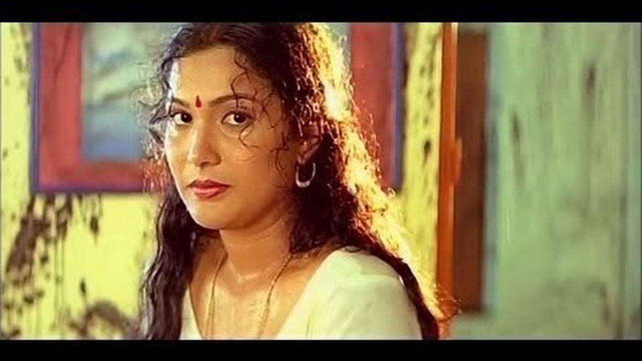 Mohanayanangal 2001 movie scene