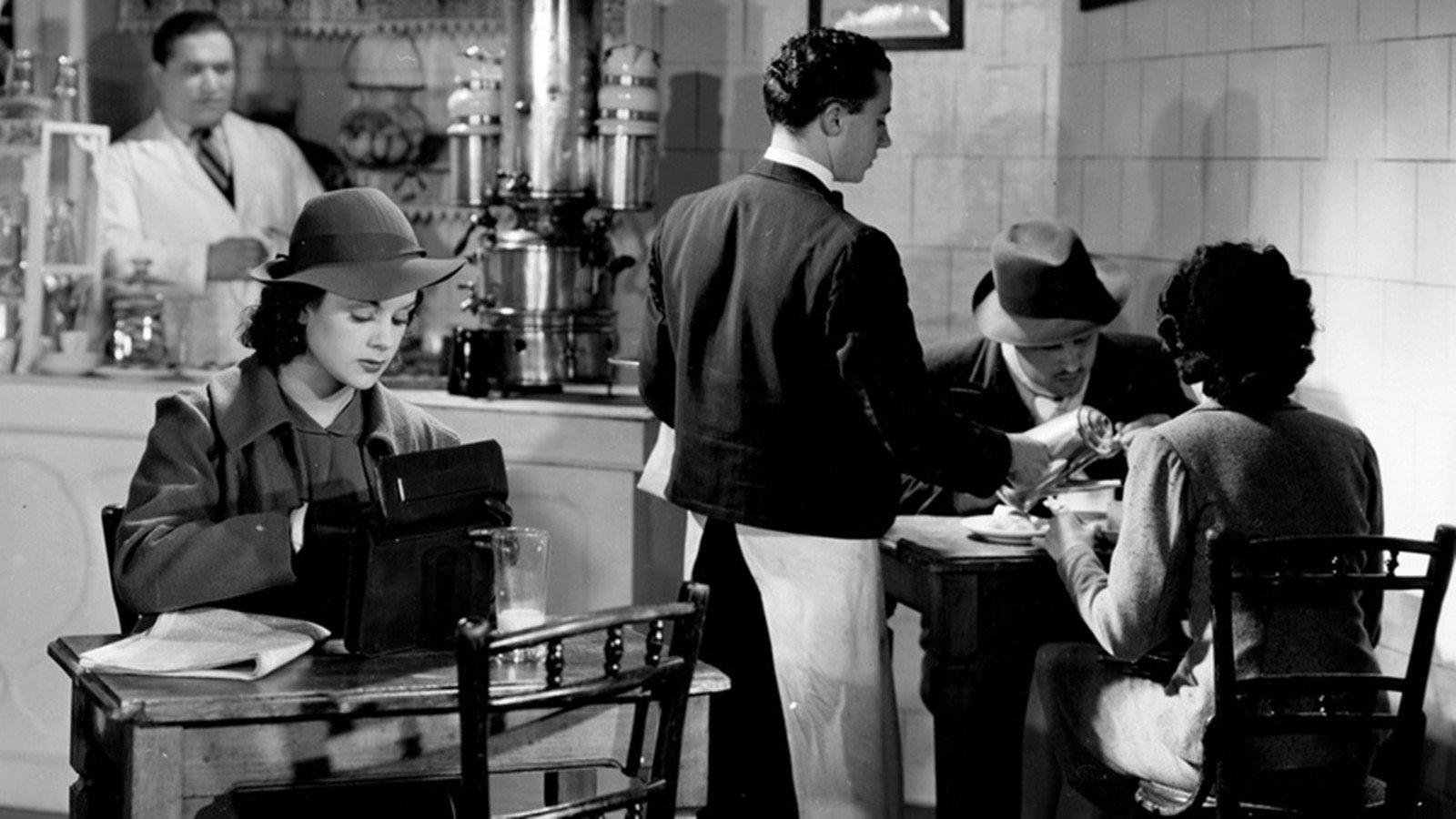Gente bien 1939 movie scene