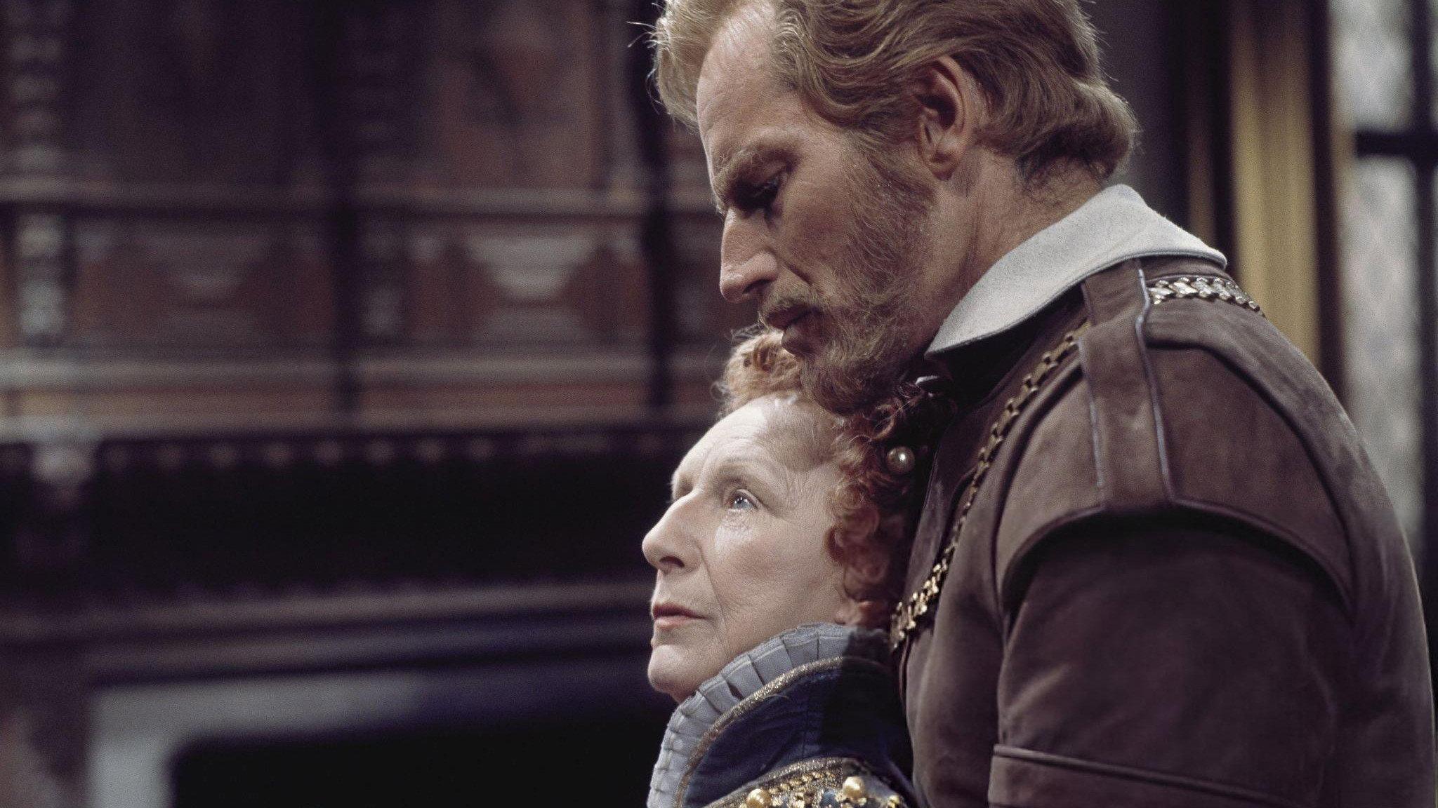 Elizabeth the Queen 1968 movie scene