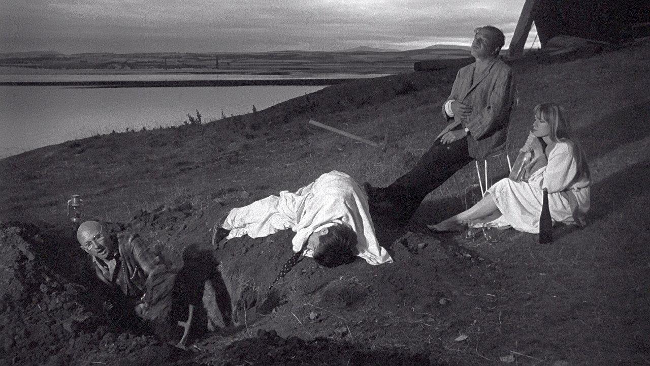 Cul-de-sac 1966 movie scene