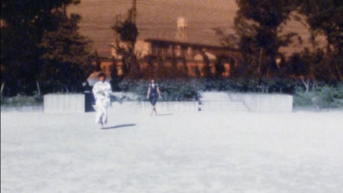 PHANTOMS 1982 movie scene