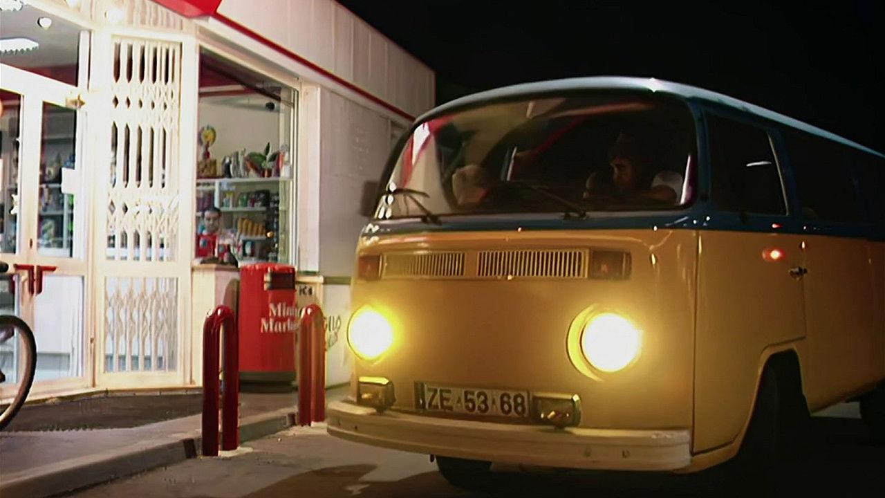 Balas & Bolinhos 2001 movie scene