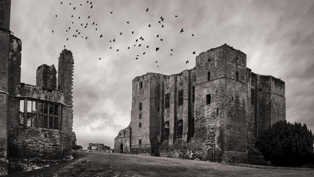 Castle of Otranto 1977 movie scene