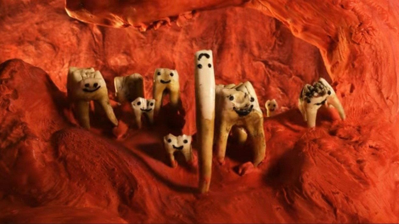 Teeth Bath 2020 movie scene