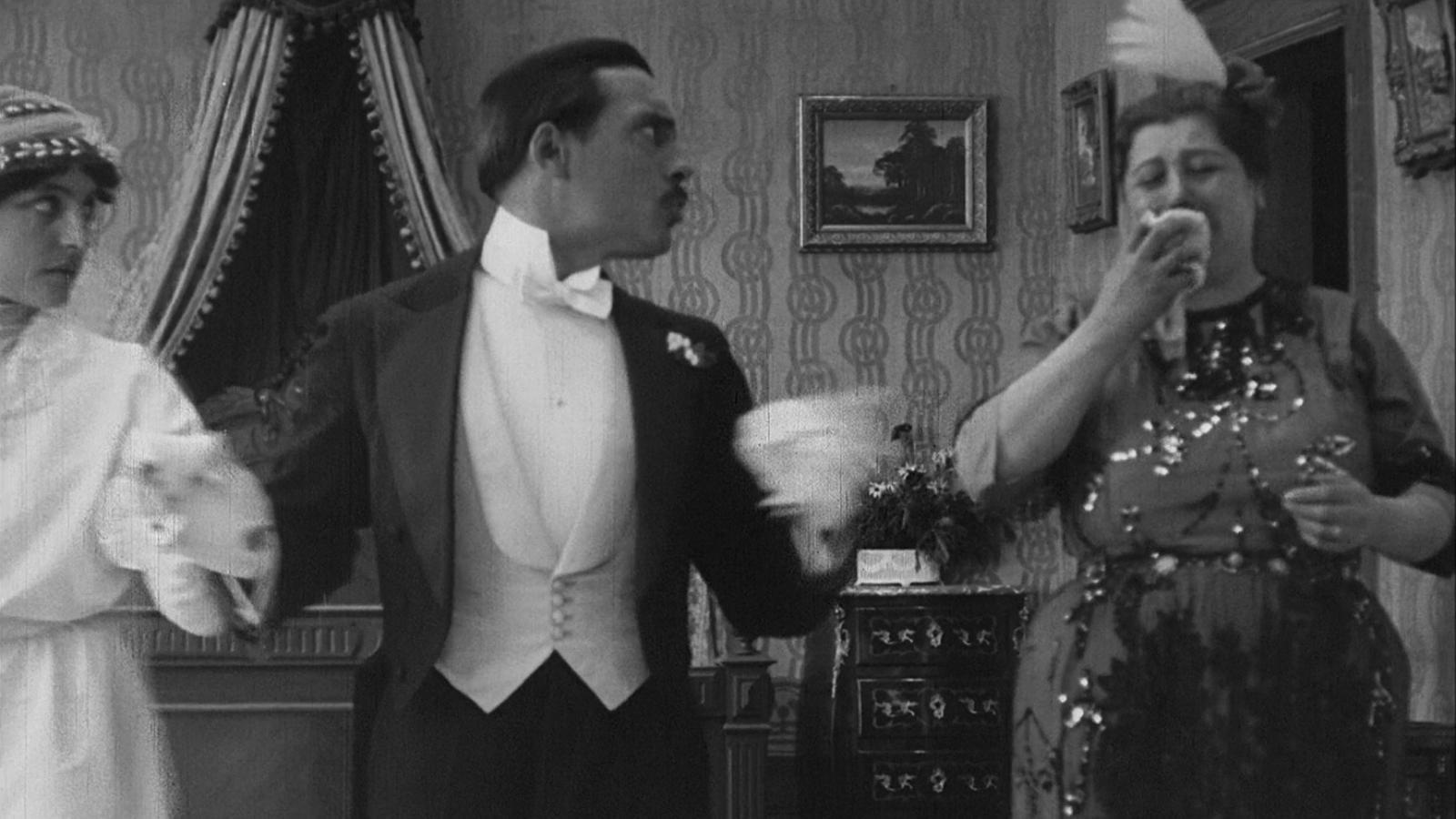 Max and His Mother-in-Law 1911 movie scene