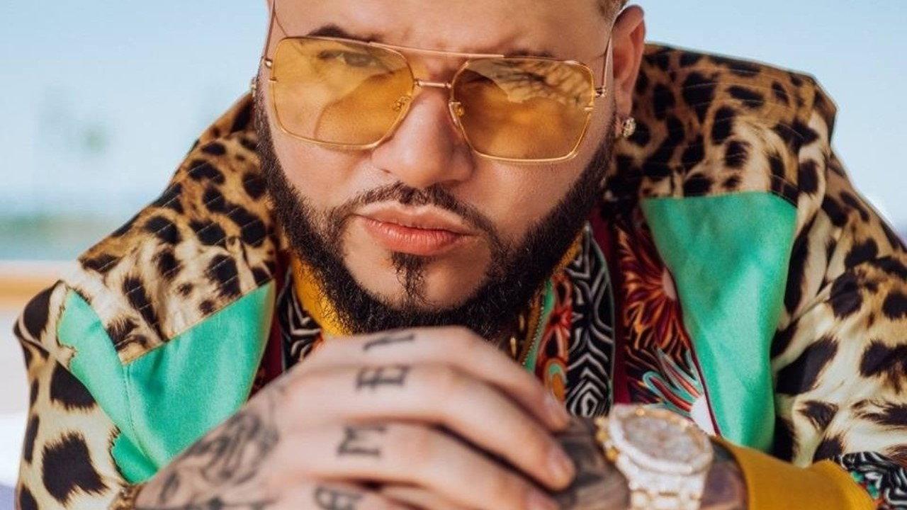Farruko: En letra de otro 2019 movie scene