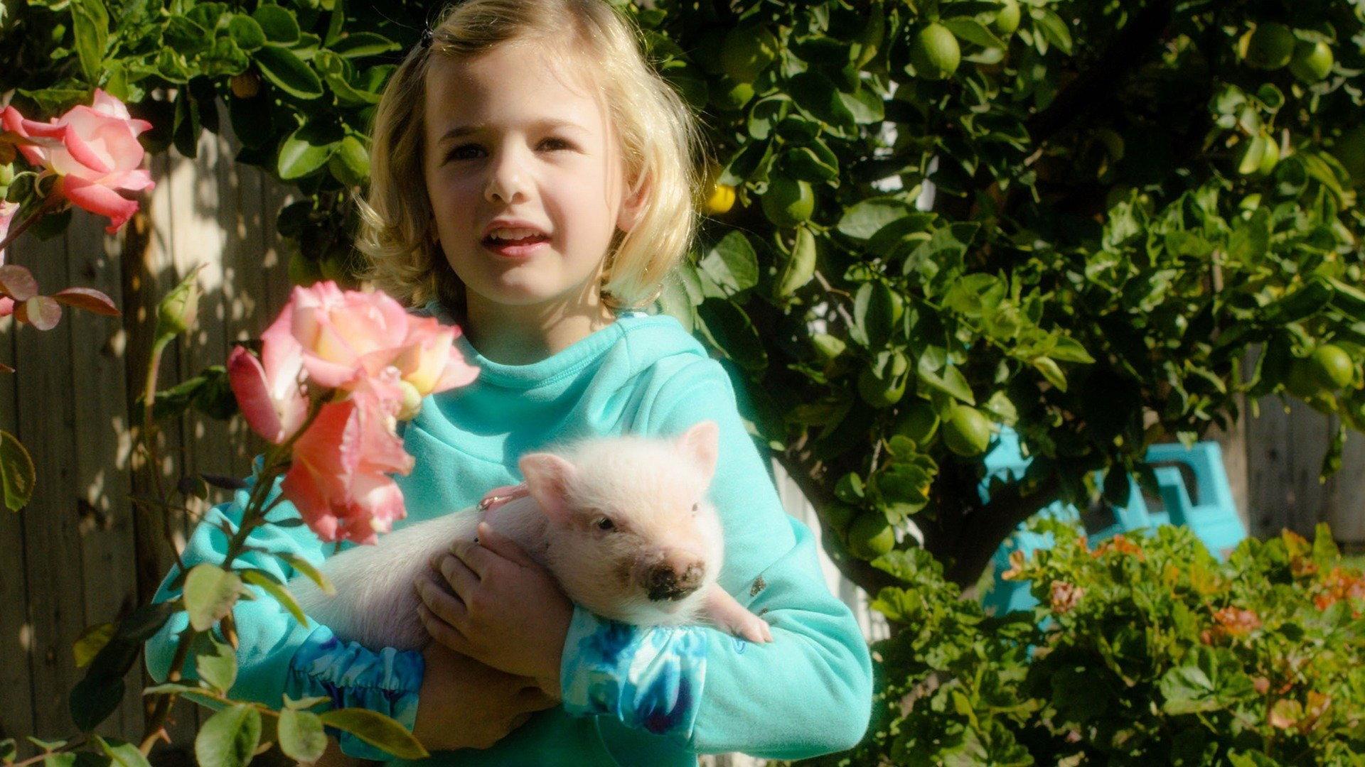 Arlo: The Burping Pig 2016 movie scene