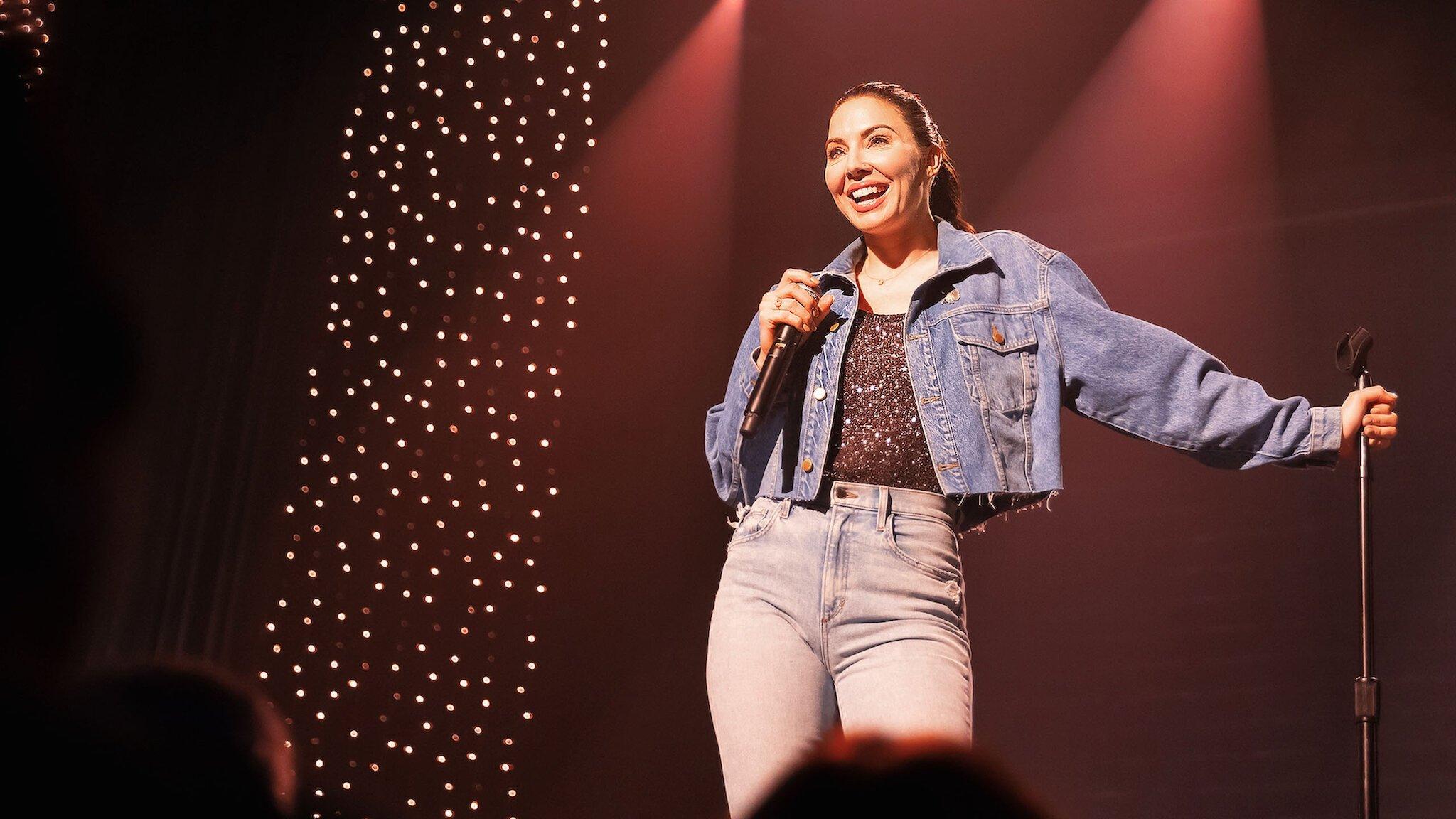 Whitney Cummings: Jokes 2022 movie scene