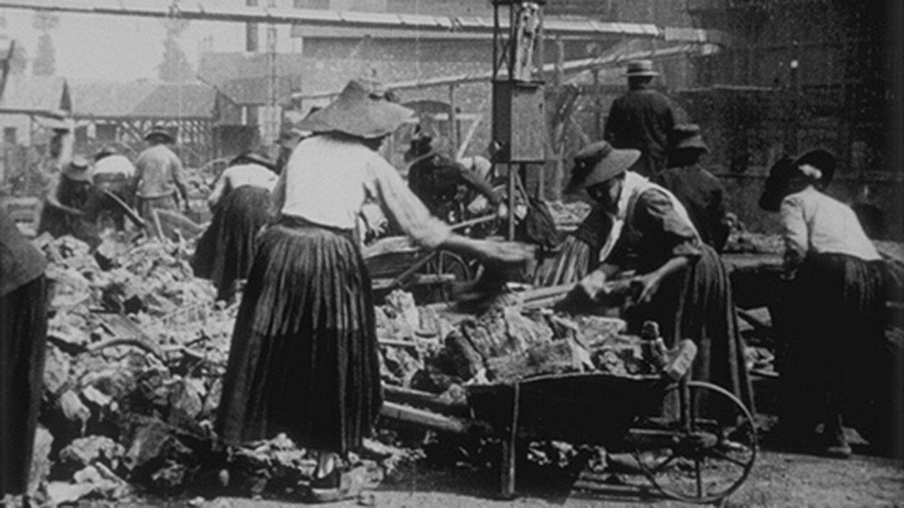 Loading the Coke 1896 movie scene