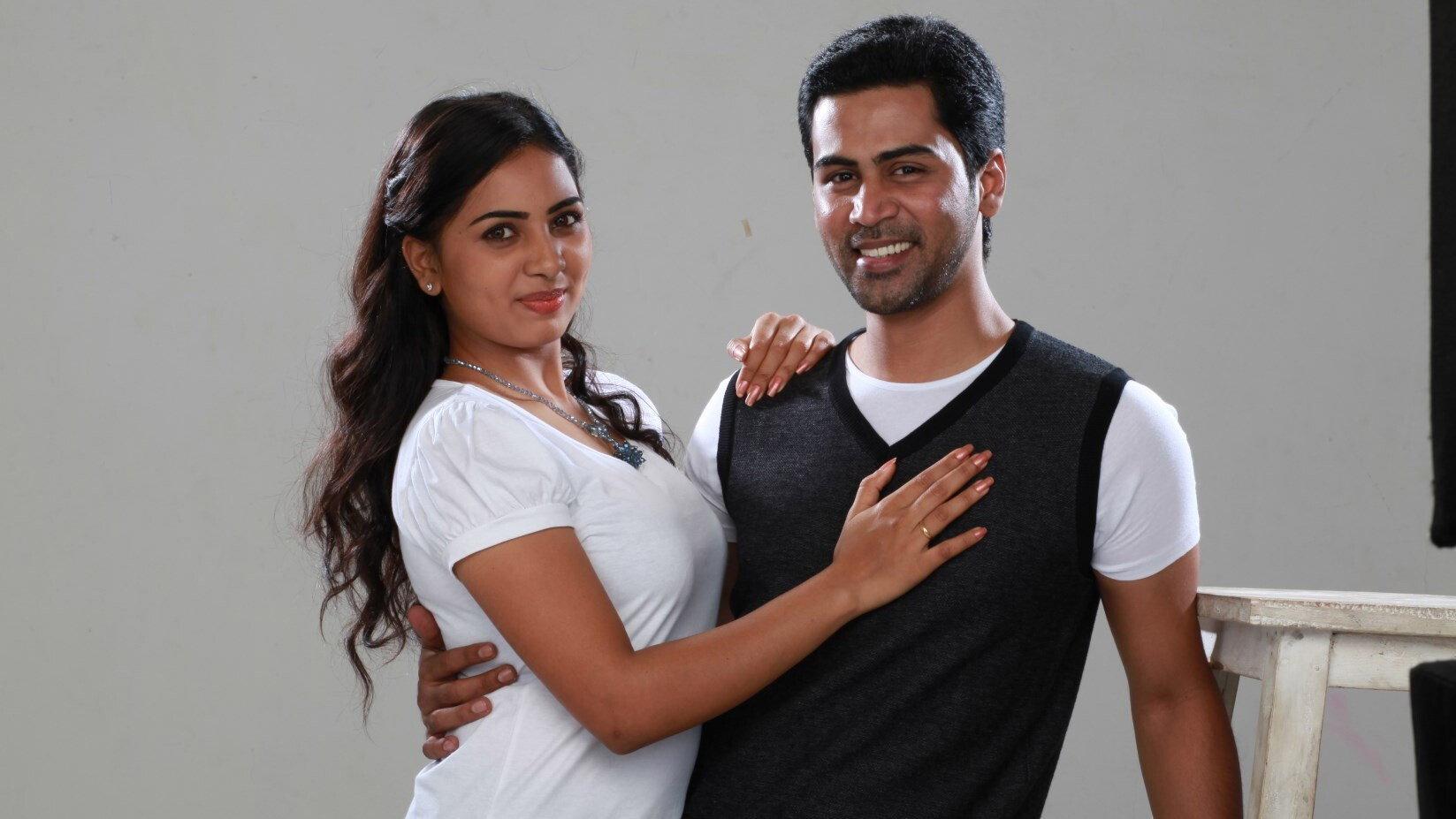 Puriyadha Anandam Puthithaga Arambam 2015 movie scene