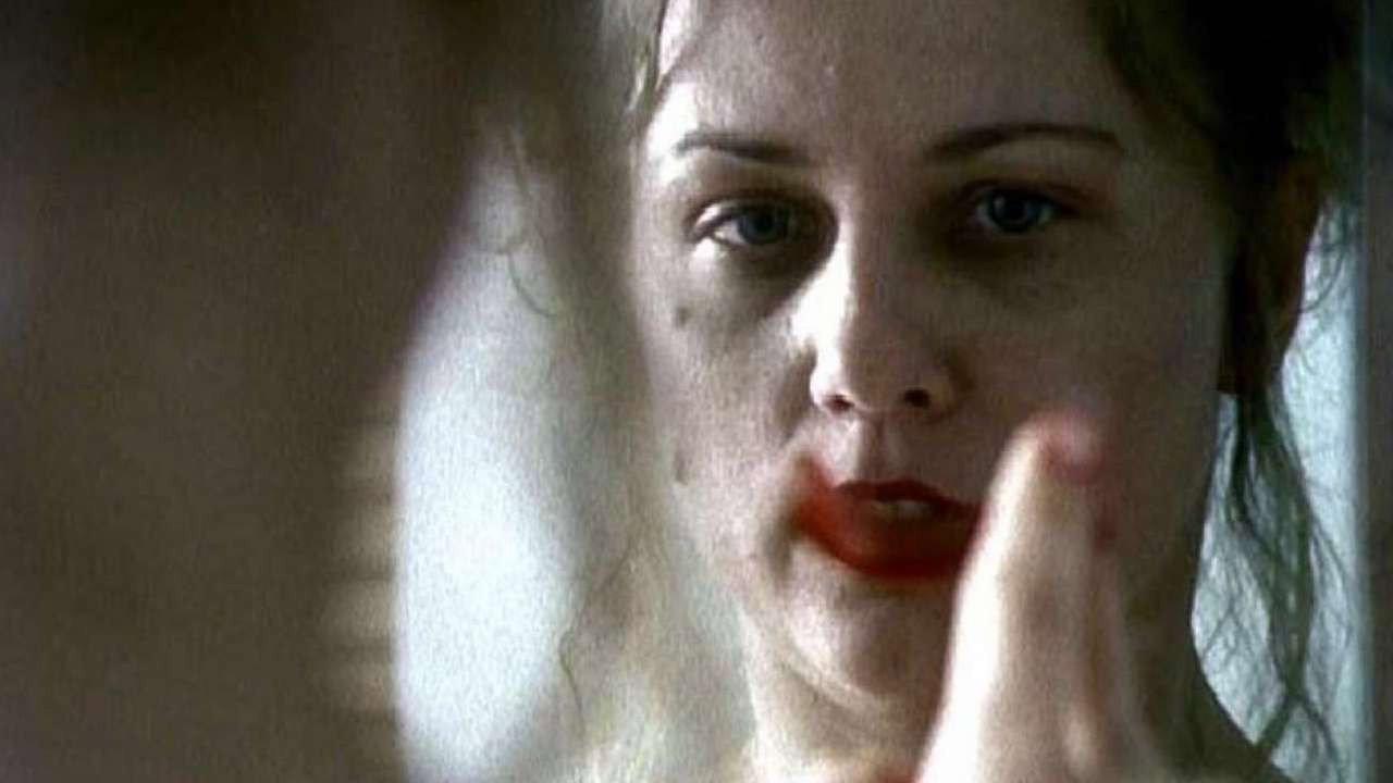 Cutting Moments 1997 movie scene