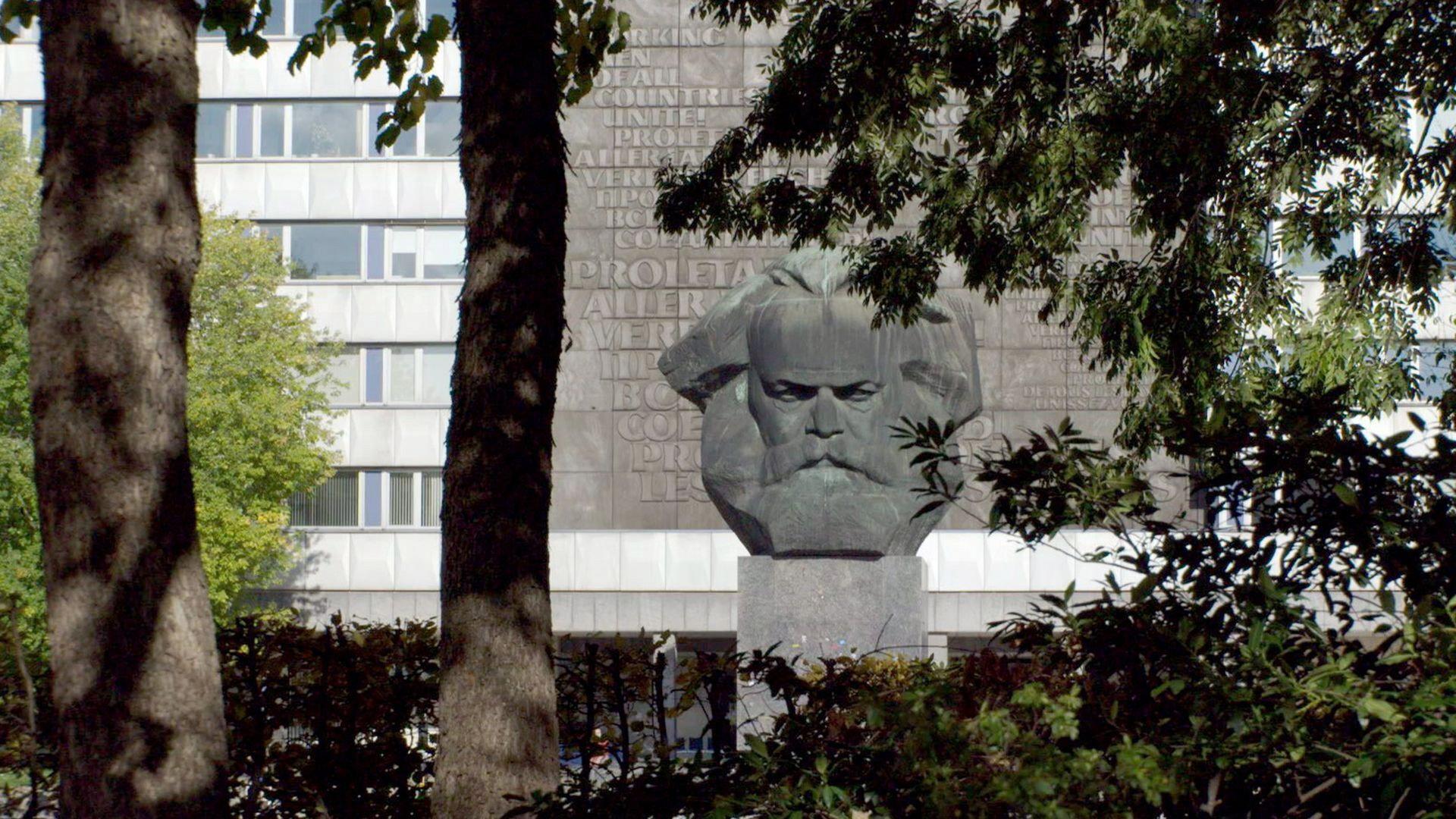 Karl Marx und seine Erben 2018 movie scene
