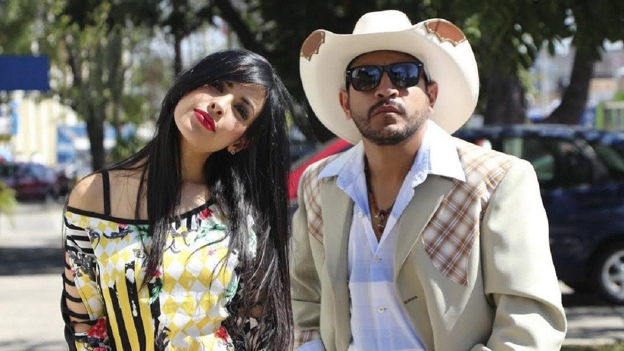 De lanchero a millonario 2013 movie scene