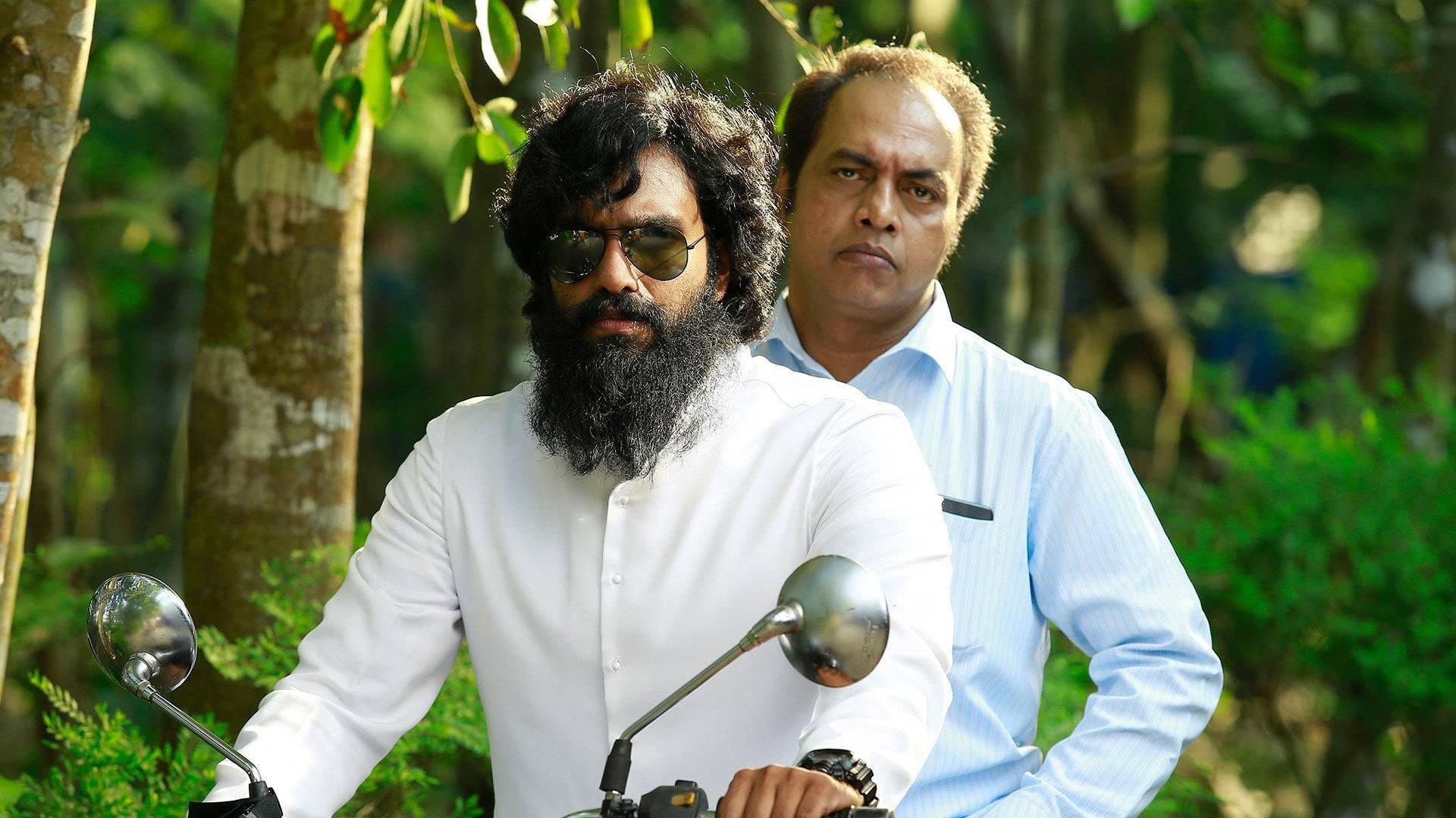 Vaarikkuzhiyile Kolapathakam 2019 movie scene