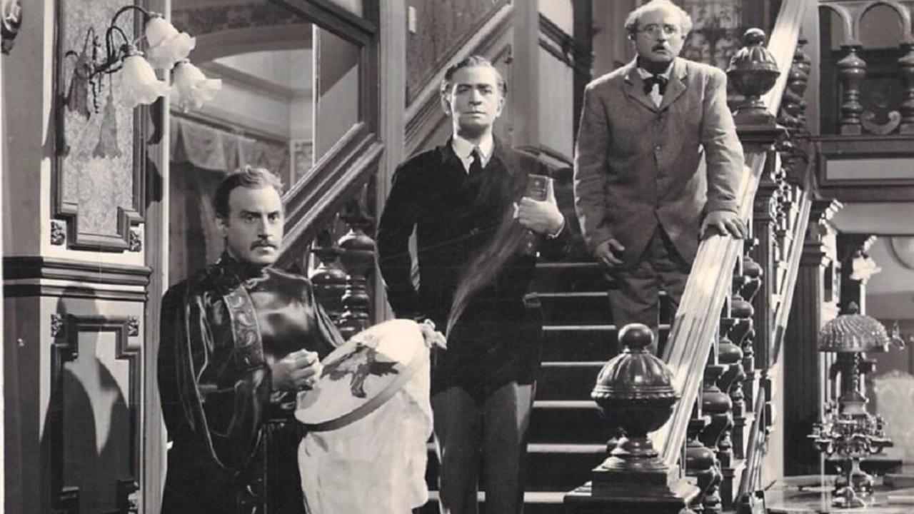 La muerte camina en la lluvia 1948 movie scene