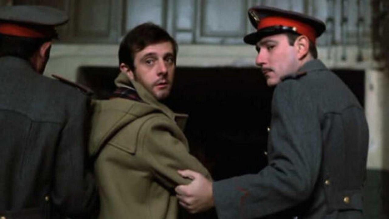 Viva la clase media 1980 movie scene