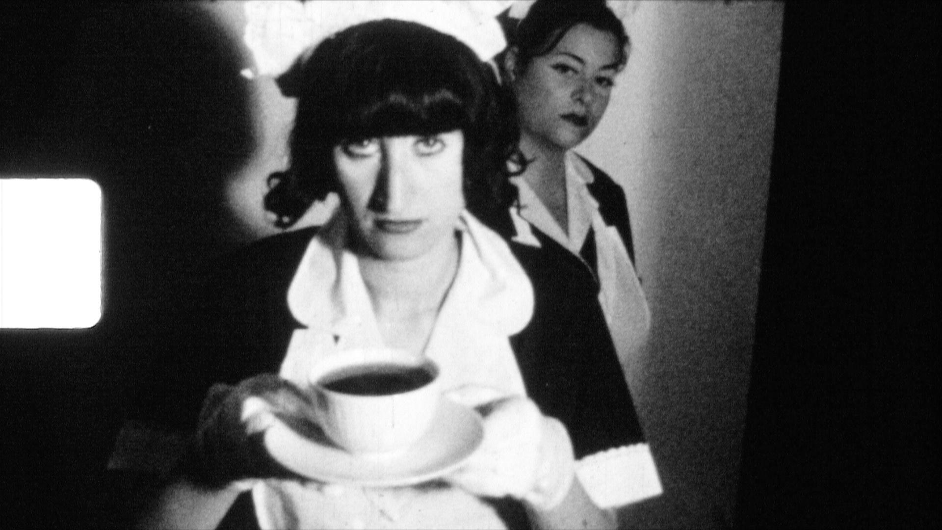 Las mucamas asesinas 1999 movie scene
