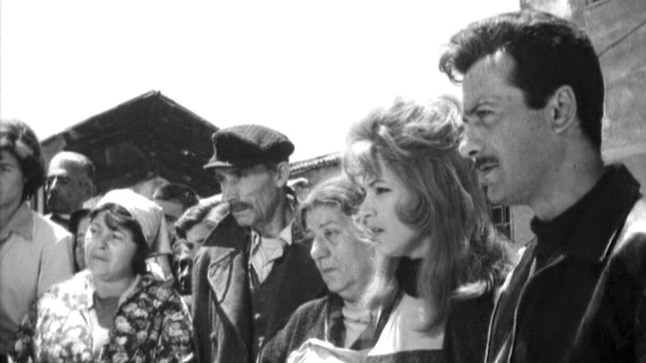 Synoikia to Oneiro 1961 movie scene