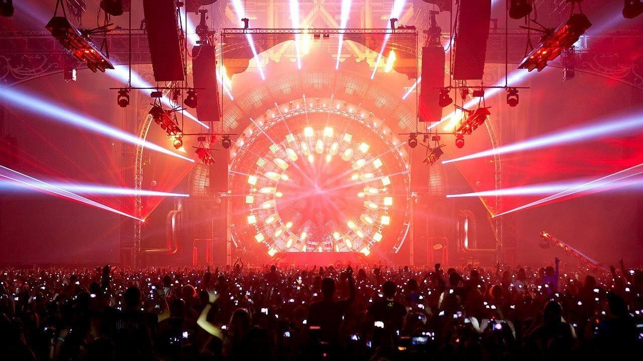 Qlimax 2011 2012 movie scene