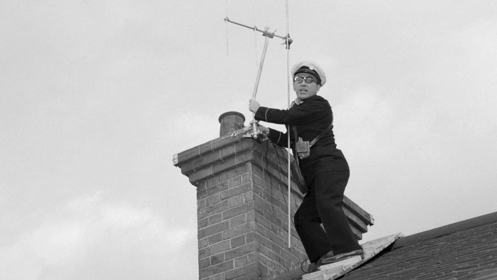Friends and Neighbours 1959 movie scene