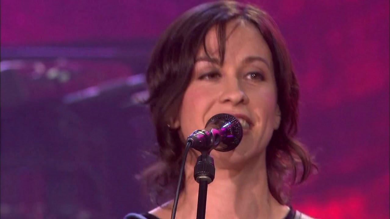 Alanis Morissette: Live at Soundstage 2003 movie scene