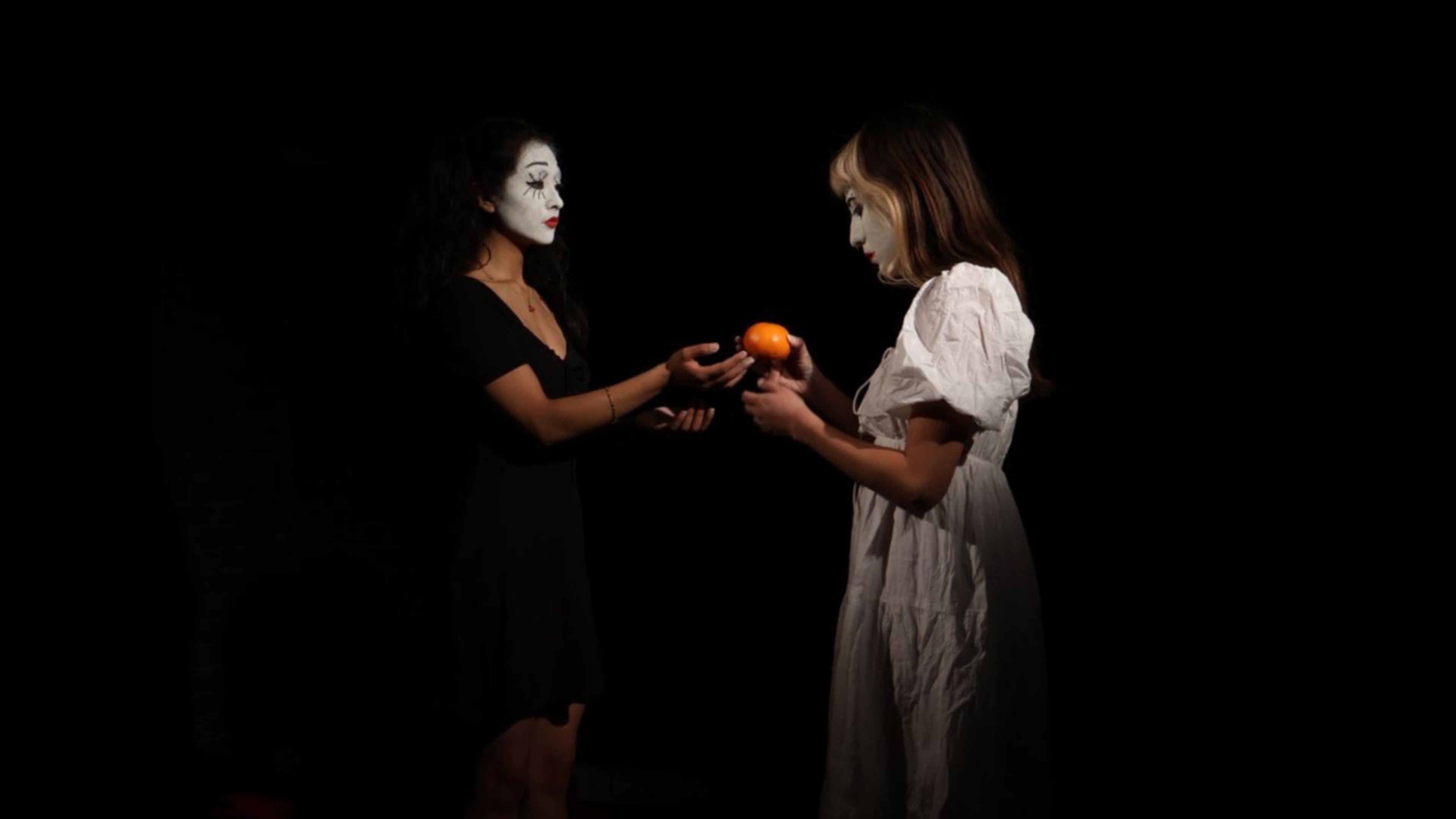 El Fruto Prohibido 2024 movie scene