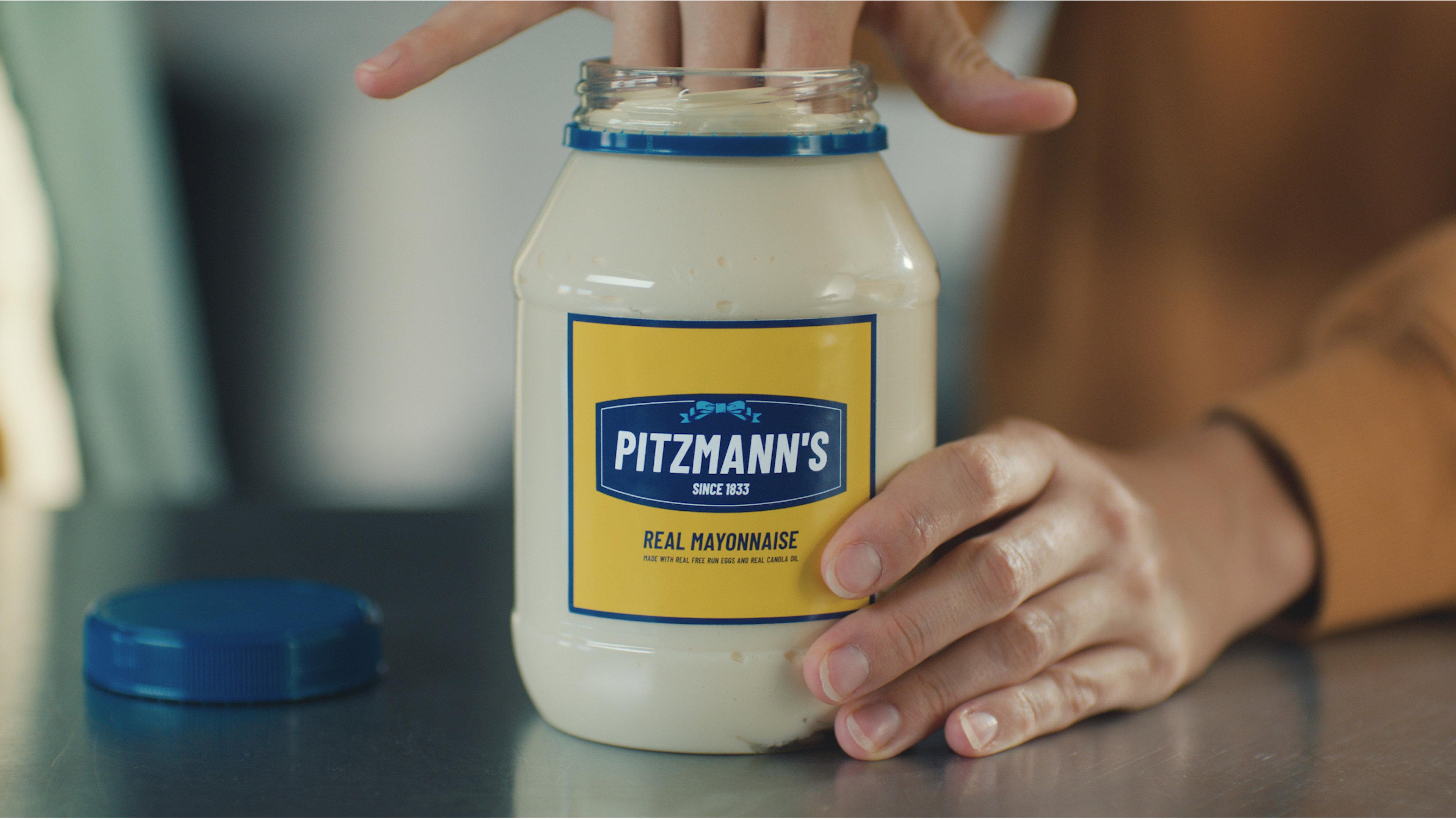 Mayonnaise 2022 movie scene