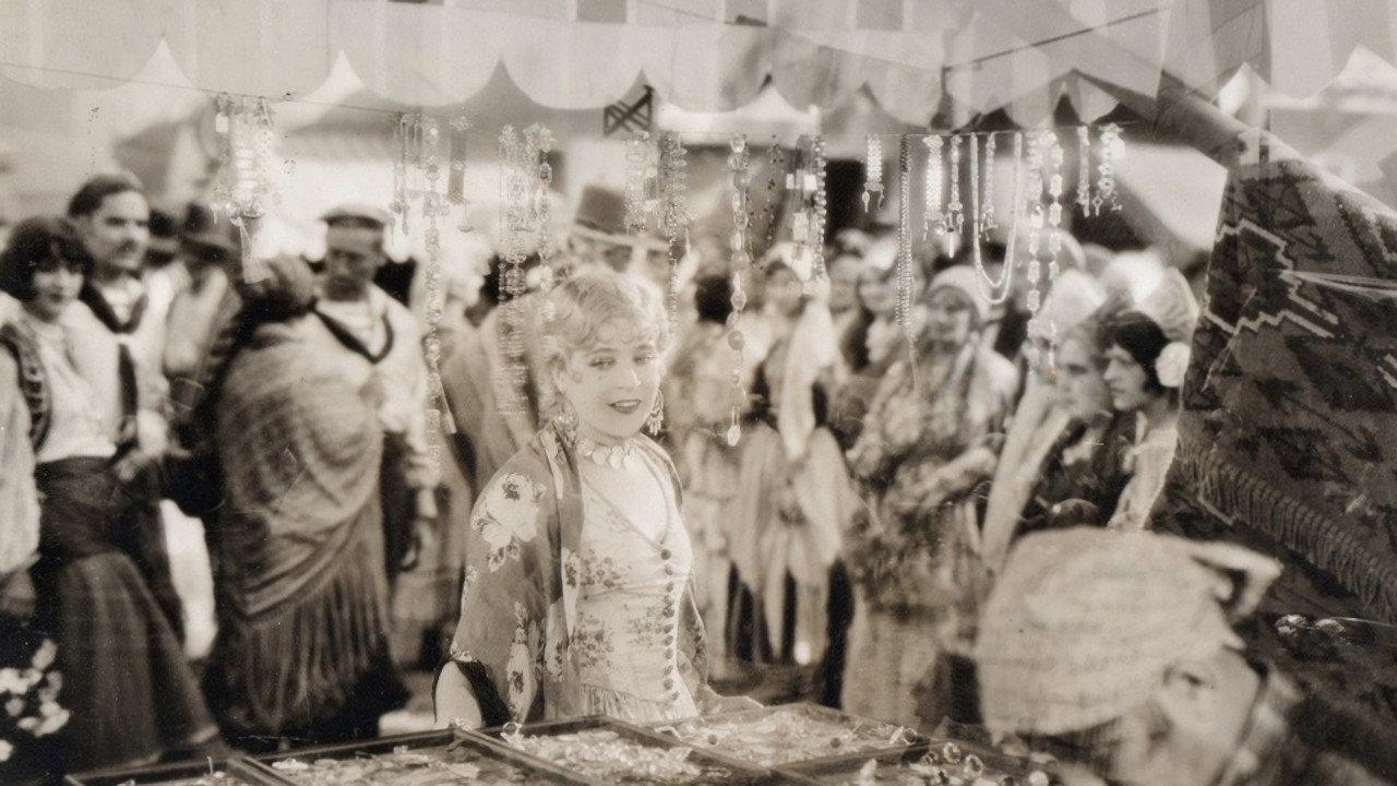 Valencia 1926 movie scene