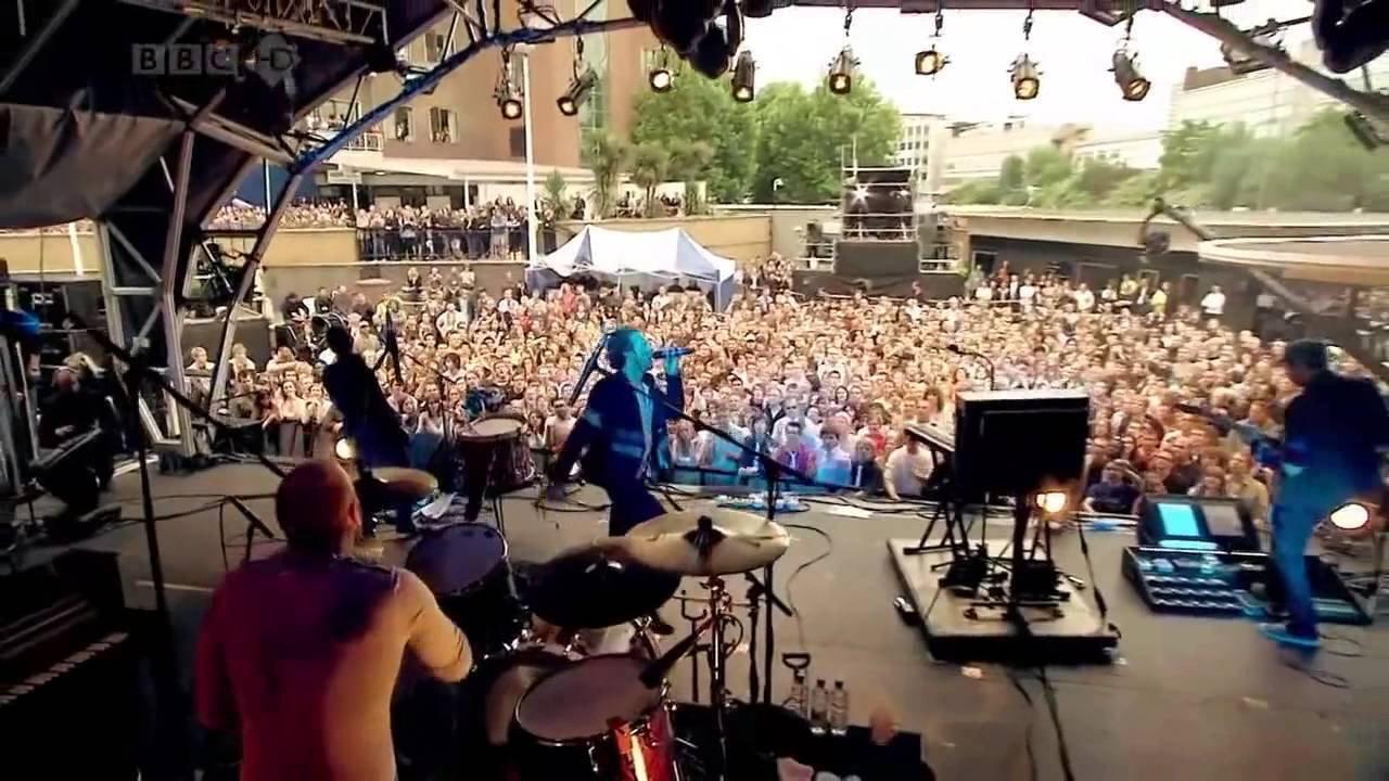 Coldplay at the BBC 2008 movie scene