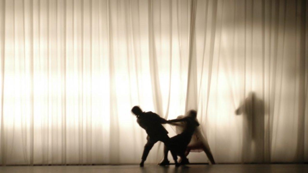 Les Marchands 2013 movie scene