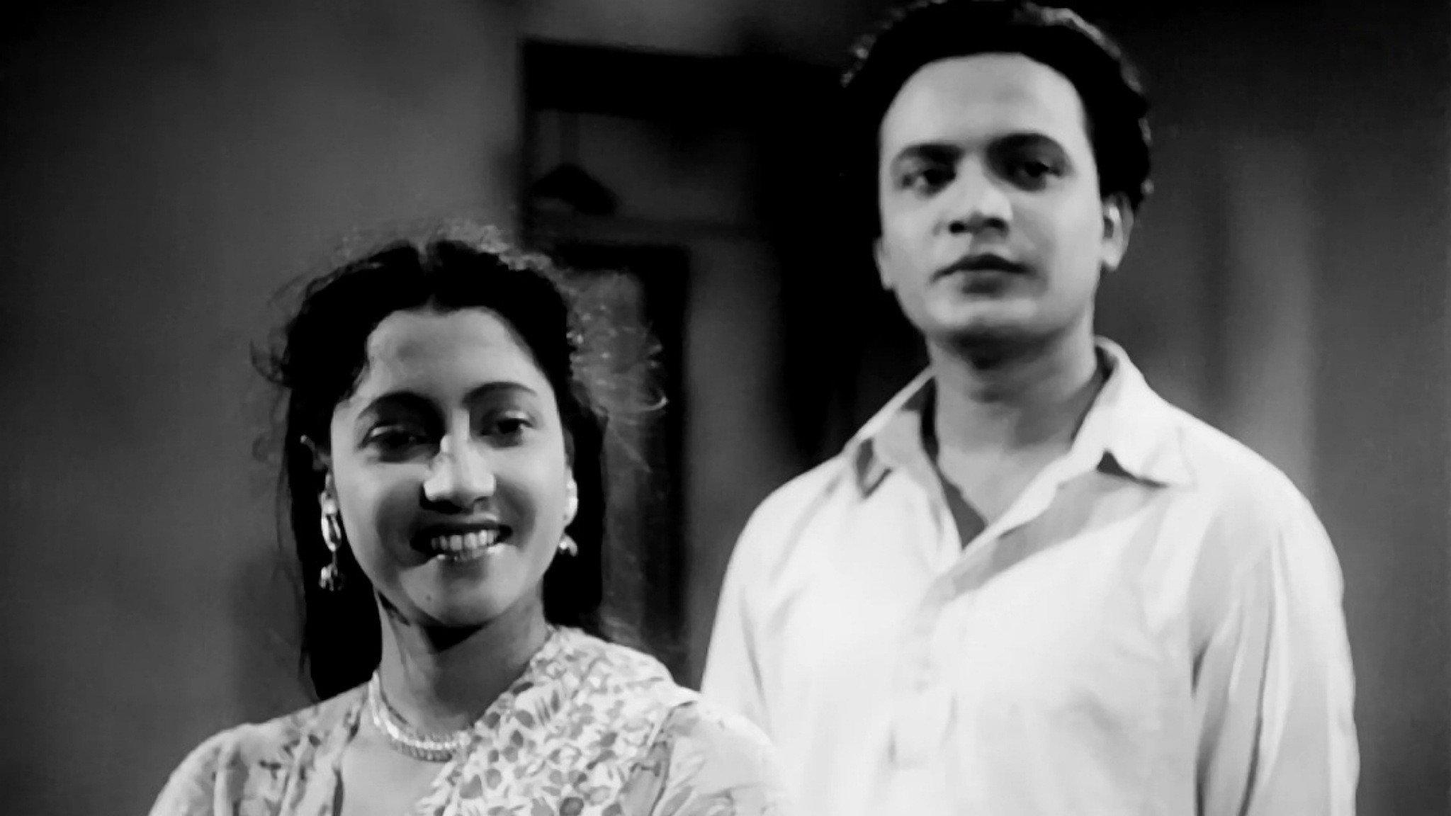 Ora Thakey Odharey 1954 movie scene