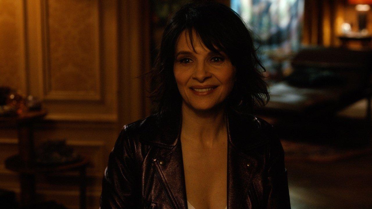 Let the Sunshine In 2017 movie scene