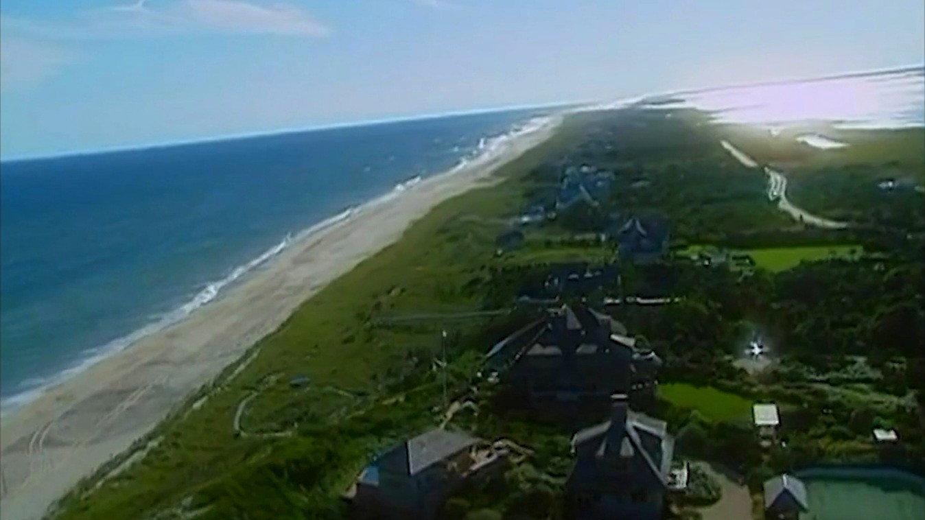 The Hamptons 2002 movie scene