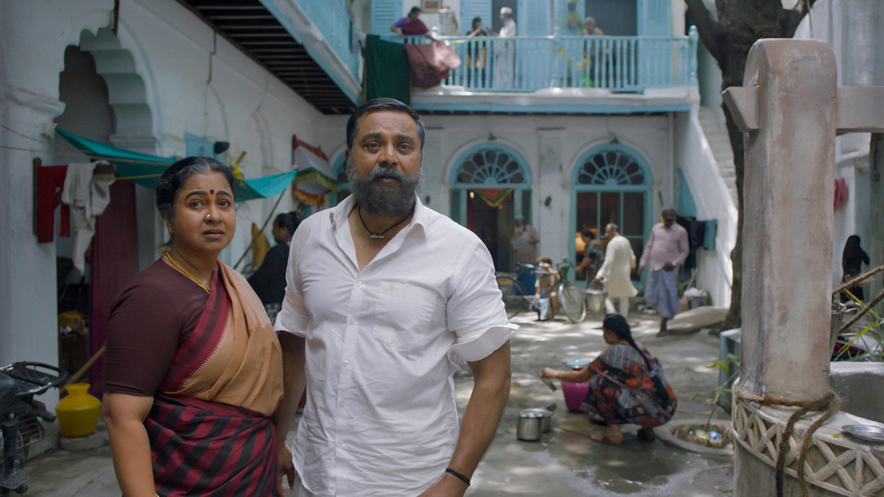 Vaanam Kottatum 2020 movie scene