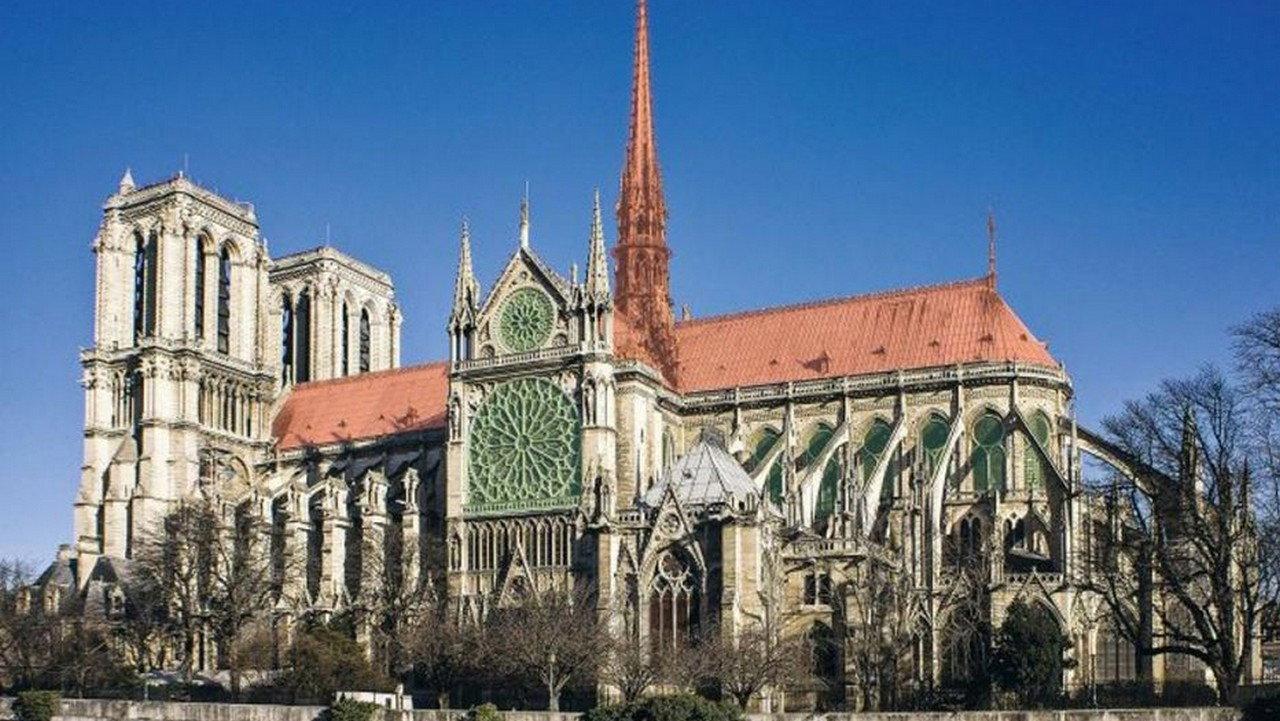 Sauver Notre-Dame 2020 movie scene